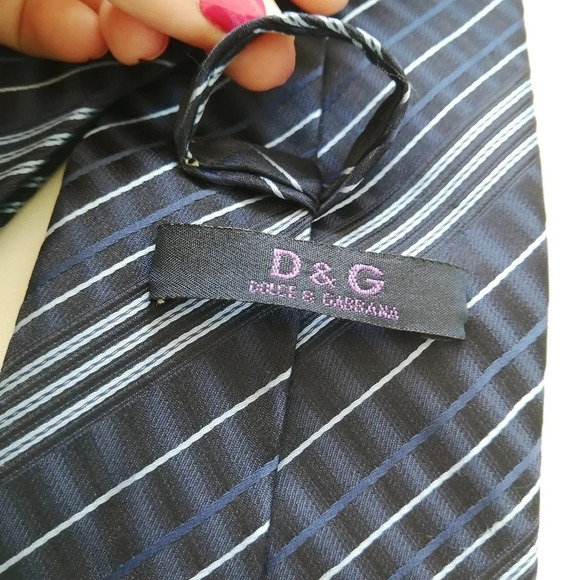 Dolce & Gabbana Silk Textured Navy and Blue Striped Tie Classic Luxury - Picture 10 of 15